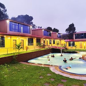 Arya Resort And Spa